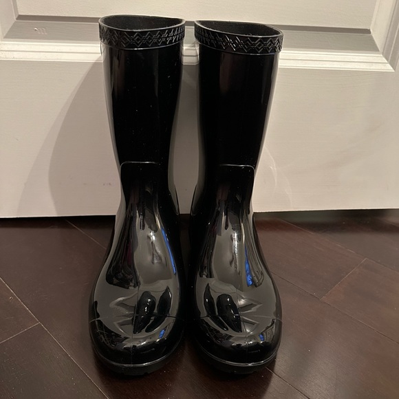 Black UGG rainboots - Picture 1 of 2